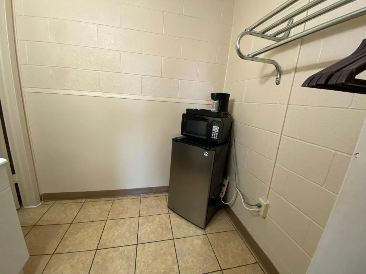 Regency Inn Dodge City Esterno foto